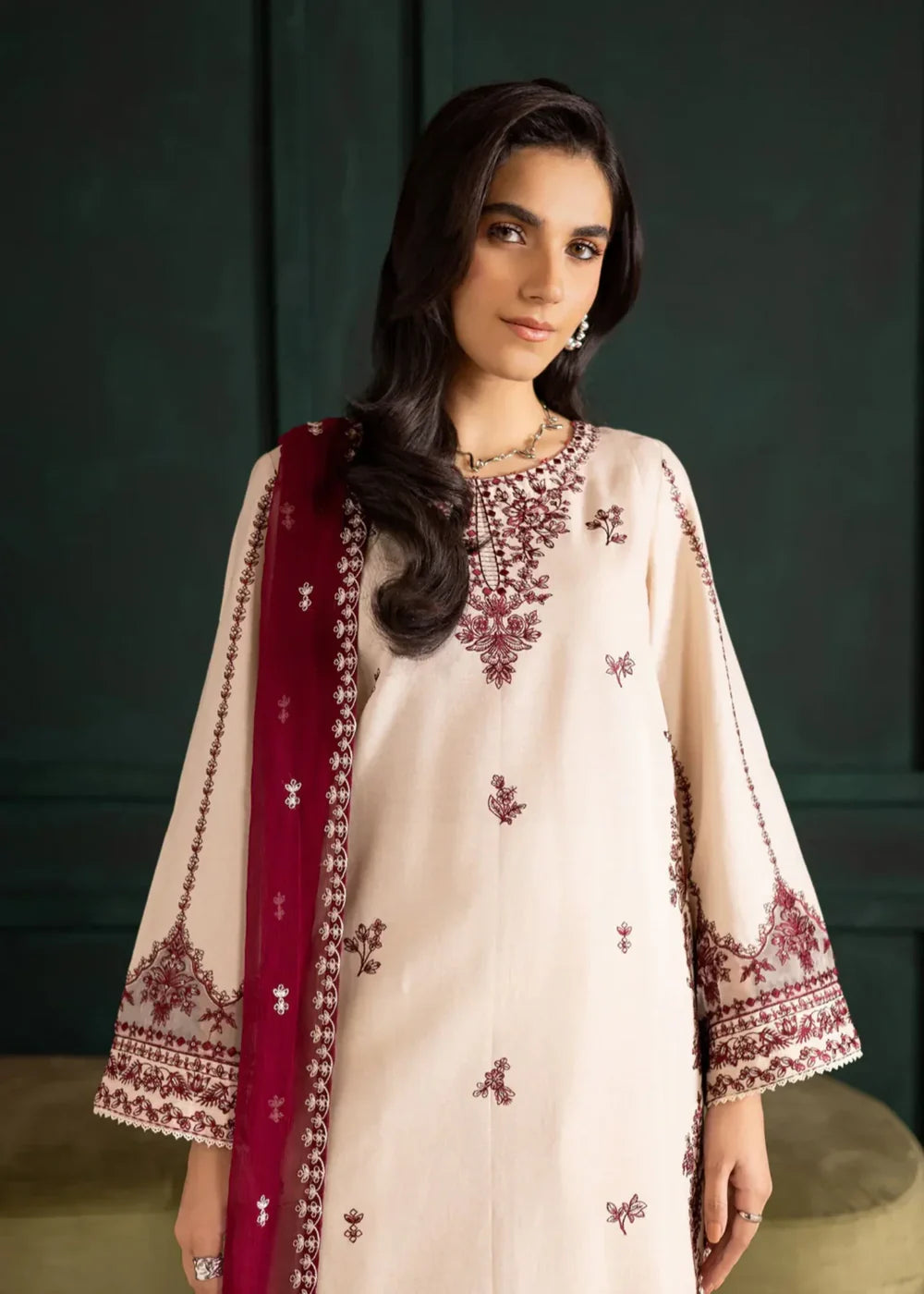 Lvory Rua Embroidered-3pics